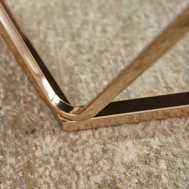 Table basse ronde moderne SEI Furniture Henderson en faux marbre avec piètement géométrique doré-2